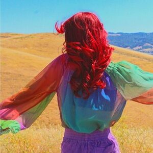 meet the seller! 🌈✨ @miakehaulani